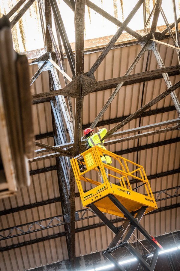 Nacelle ciseaux 14 m